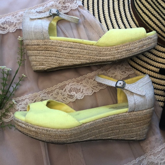 TOMS Yellow Espadrilles Wedges W 9.5 - Picture 2 of 8